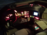 Dashboard di K.I.T.T. di notte replica fedele della prima serie del Knight Rider